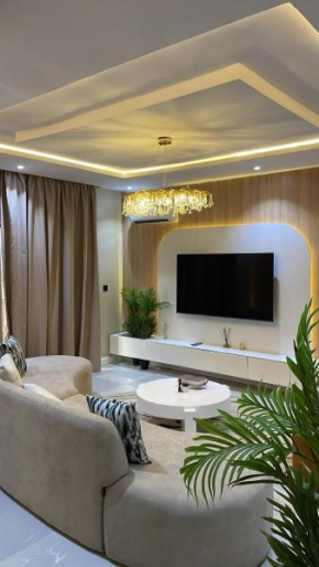 3 Bedroom Penthouse with private cinema and rooftop lounge